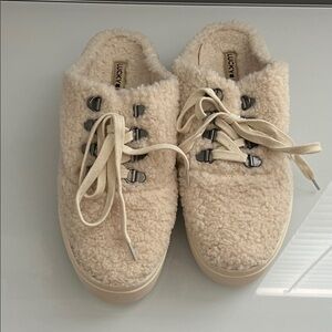 Flaw! Lucky Brand Women's Tan Fleece Sneakers